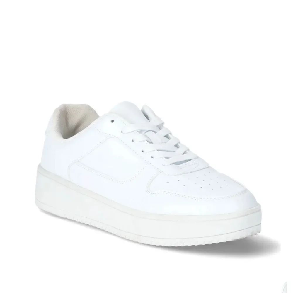 No Boundaries Women's Platform Casual Lace Up Sneakers - New